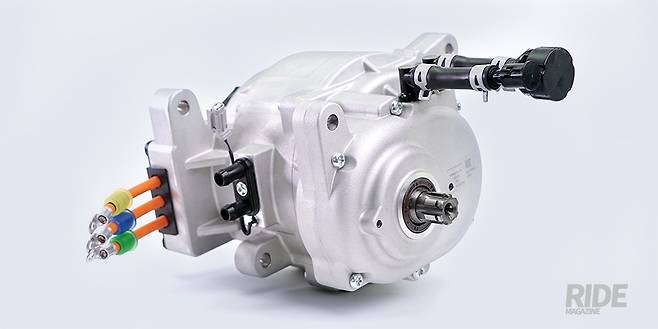 현대케피코에서 개발한 전기 이륜차용 플랫폼 모빌고7을 탑재해 7kW 성능을 갖췄다