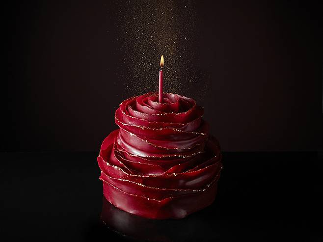 서울신라호텔의 얼루어링 윈터 케이크.<사진제공=신라호텔>