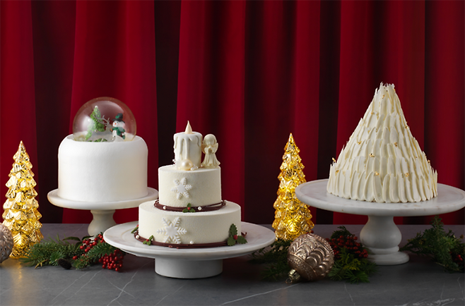 인터컨티넨탈 파르나스 페스티브 케이크. 왼쪽부터 스노우볼 케이크, 화이트 캔들 케이크, 화이트 크리스마스 케이크.<사진제공=파르나스호텔>