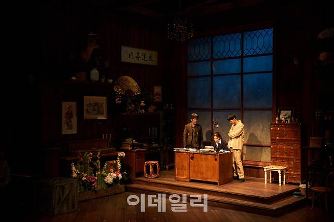 연극 ‘빵야’의 한 장면. (사진=엠비제트컴퍼니)