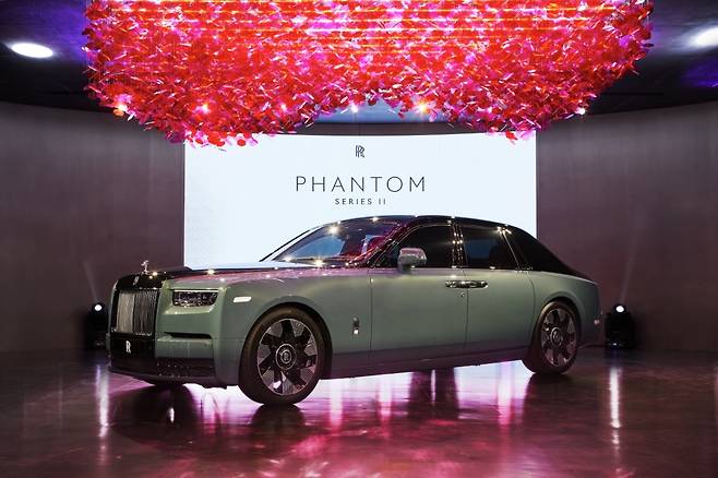 국내 출시가 7억원이 넘는 '롤스로이스 팬텀 시리즈 2'