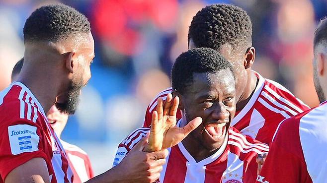 라미아를 상대로 승리한 올림피아코스 (사진=올림피아코스 구단 소셜미디어 사진, 연합뉴스)