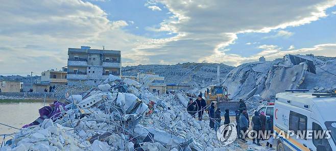 강진으로 파괴된 튀르키예 회색도시 강진으로 대부분 건물이 파괴돼 회색빛으로 변한 튀르키예 도시 모습 [월드비전 제공]