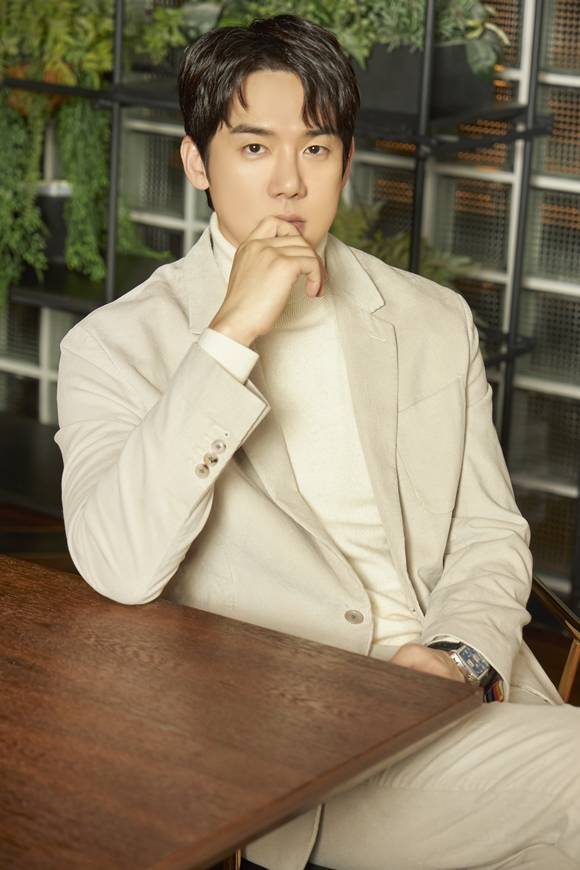 2003년 영화 '올드보이'로 데뷔한 유연석은 올해로 데뷔 20주년이 됐다. /와이웍스엔터테인먼트 제공