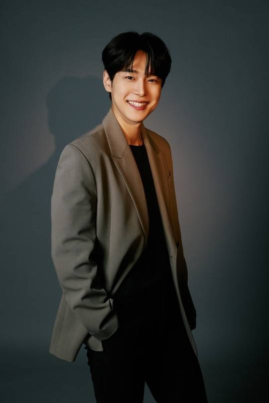 강유석은 김혜수와 연기 호흡을 맞춰보고 싶다고 했다. 사진l호두앤유엔터테인먼트