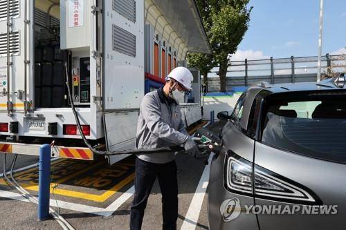 이동형 수소충전소 [연합뉴스 자료사진]