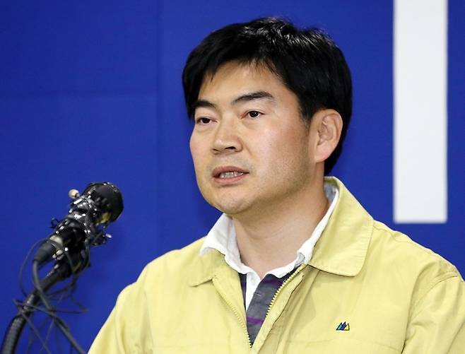 신임 경찰 국가수사본부장에 임명됐던 정순신 변호사가 인천지검 특수부장 검사였던 지난 2014년 세월호 침몰 사건 수사 관련 브리핑을 하고 있다. 인천=연합뉴스