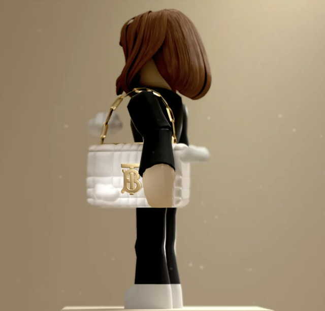 영국 명품 브랜드 버버리가 지난해 로블록스 메타버스 플랫폼에서 한정 판매한 핸드백. 구름을 소재로 썼다. 로블록스 화면 캡처