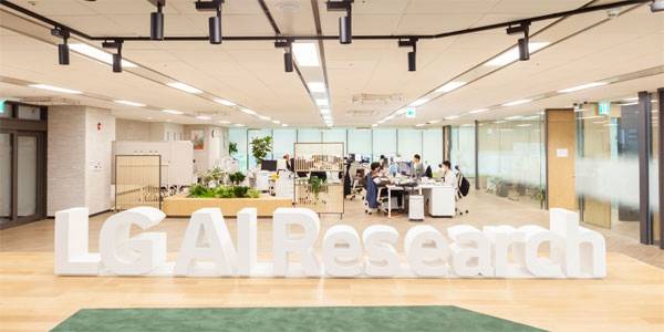 [Image source: LG AI Research]