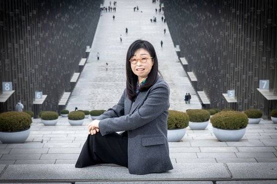 이지선 교수가 지난달 28일 오후 이화여자대학교에서 중앙일보와 인터뷰를 하고 있다. 장진영 기자