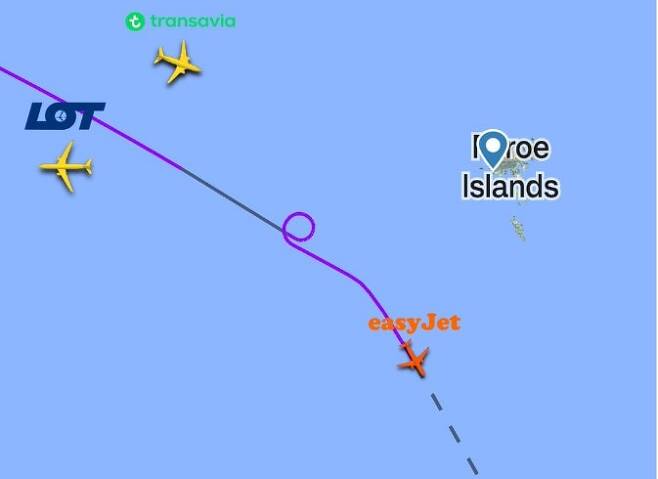 지난 27일(현지시각) 아이슬란드 레이캬비크에서 출발해 영국 맨체스터로 향하는 비행편에서 이지젯 여객기 조종사가 360도 선회한 항적/ 플라이트레이더 24
