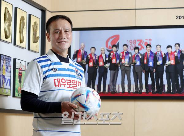 K리그 40주년을 맞아 일간스포츠가 K리그 레전드 베스트11을 선정했다. 베스트11에 선정된 김주성 동아시아축구연맹 사무총장이 서울 종로구 축구회관에서 일간스포츠와 인터뷰를 하고 있다. 김민규 기자 mgkim1@edaily.co.kr