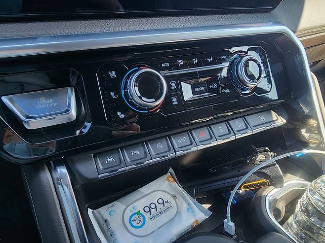 GMC 시에라 대시보드. [사진=김성우 기자]