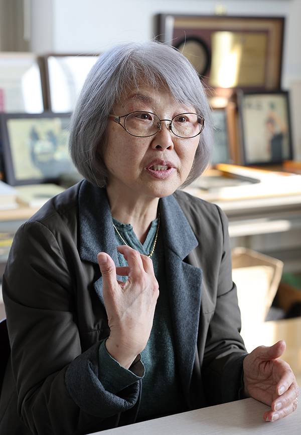 김영자 북한인권시민연합 사무국장이 지난 2월 28일 서울 서대문구 충정로&nbsp;시민연합&nbsp;사무실에서 세계일보와 만나 북한인권운동에 투신한 계기와 북한인권문제 등을 설명하고 있다.&nbsp;남정탁 기자