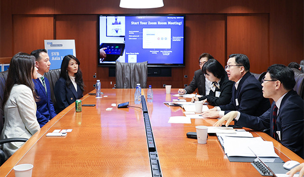 Lee held a meeting with SVB executives. [Source : Daejeon City]