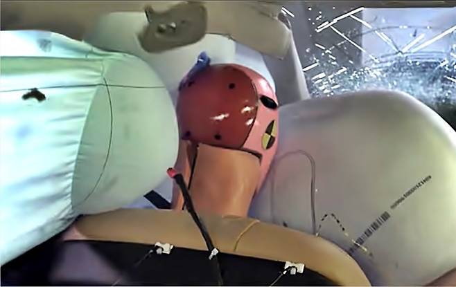 볼보 XC90 운전자 보호 기능 [사진출처=IIHS]