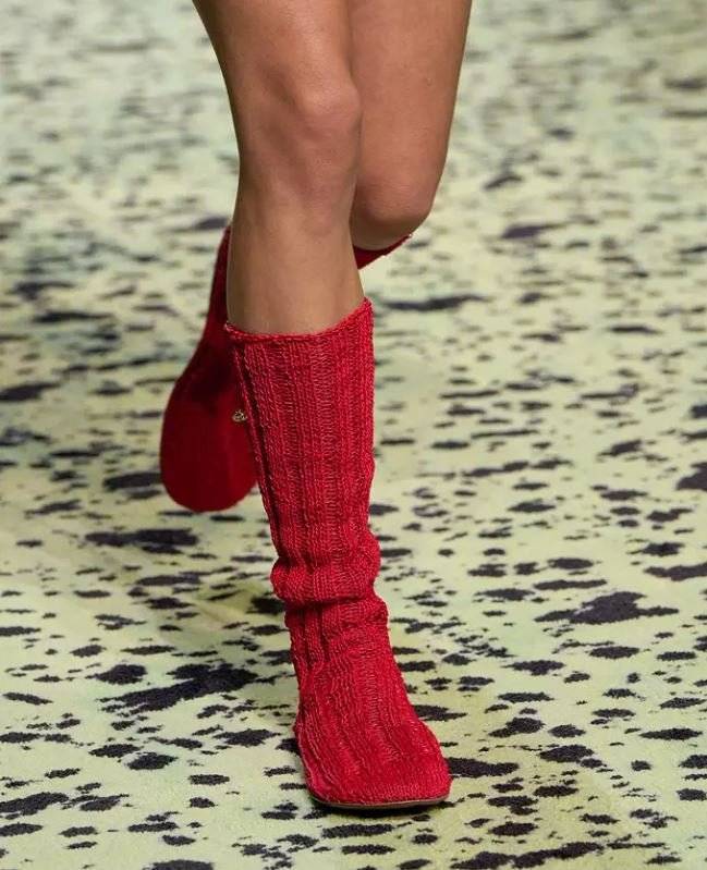 이탈리아 명품 브랜드 보테가 베네타가 선보인 가죽 신발. /사진=뉴시스