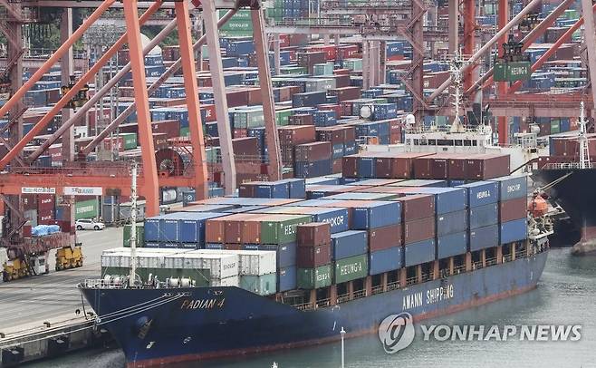 1월 경상수지 45.2억달러 적자…한달만에 다시 적자로 [연합뉴스 자료사진]