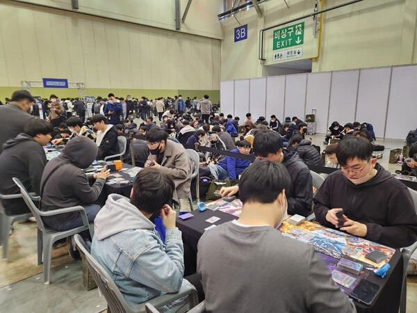 OCG 토너먼트 대전이 한창 진행 중이다 