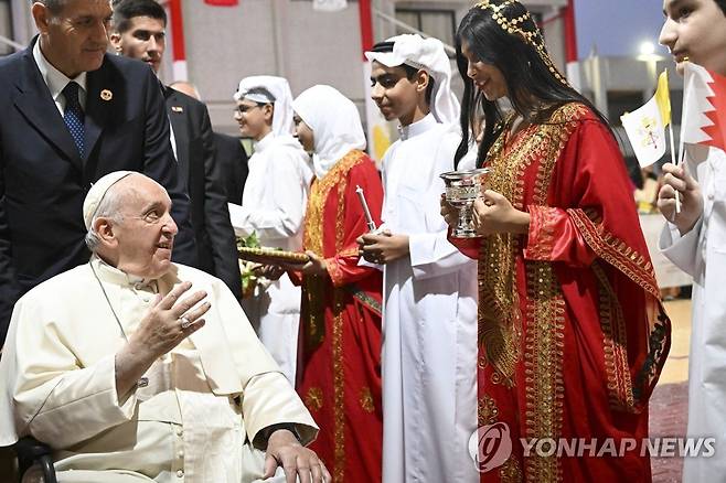 2022년 11월 바레인 방문한 프란치스코 교황 [EPA=연합뉴스 자료사진. 재판매 및 DB 금지]