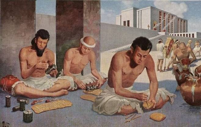 메소포타미아 시대 잿물과 동물성 지방으로 비누를 만들고 있는 모습. 출처=www.realmofhistory.com