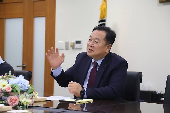 지난 7일 대구 유성구 한국생명공학연구원(생명연)에서 만난 김장성 원장. /한국생명공학연구원 제공