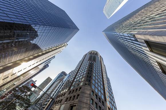 지난해 미래에셋증권과 한국투자증권, NH투자증권, KB증권, 삼성증권 등 주요 증권사 10곳의 직원 평균 총급여(성과급 포함)는 모두 1억원을 넘어섰다. 사진은 여의도 증권가./사진=이미지투데이