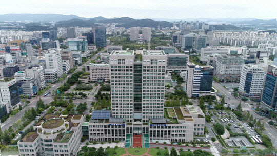 대전시는 고용노동부 공모사업인 '지역·산업 맞춤형 일자리창출 지원사업'에 12개 사업이 선정, 총 44억 원의 국비를 확보함에 따라 미래핵심전략산업 육성에 속도를 낸다. 사진=대전일보 DB