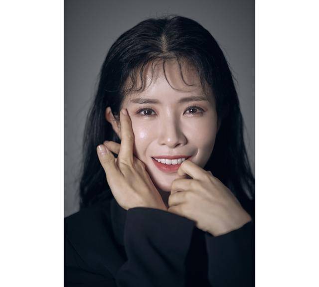 데뷔 25주년을 맞은 가수 박기영. 에스피케이엔터테인먼트