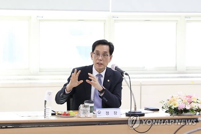 한훈 통계청장 [통계청 제공. 재판매 및 DB 금지] photo@yna.co.kr