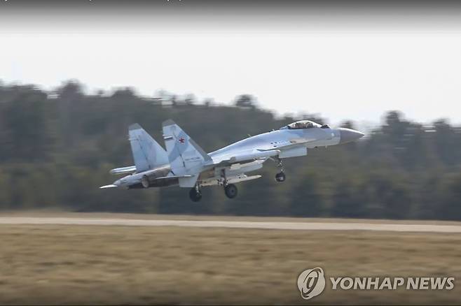 이륙하는 러시아 SU-27기 [EPA 연합뉴스 자료사진. 러시아 국방부 제공. 재판매 및 DB 금지]