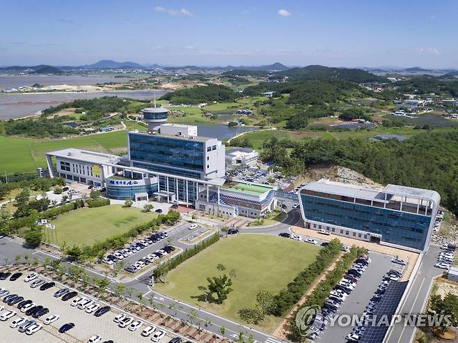 신안군청 청사 전경 [신안군]