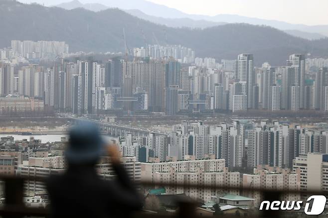 사진은 이날 서울시내 아파트 단지 모습. 2023.3.15/뉴스1 ⓒ News1 황기선 기자