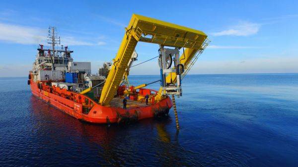 KT서브마린의 해저케이블 매설선 '미래로'. [사진제공=KT서브마린]