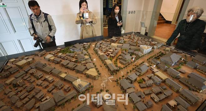 목포의 상업 중심지인 오거리와 주변 건물을 재현한 미니어처. 목포근대역사관 1관 내에 있다.