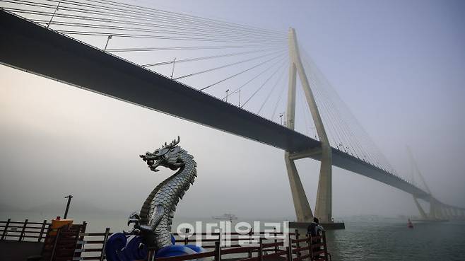 용머리 조형물.