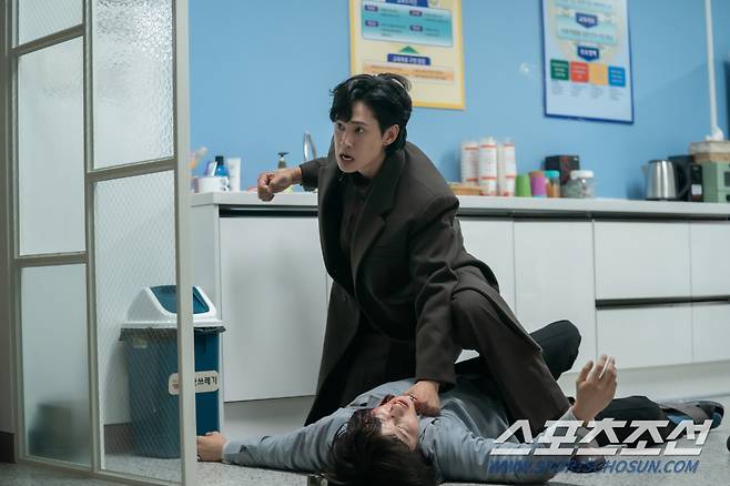 The Glory Park Sung-hoon as Jeon Jae-jun in The Glory Cr. Graphyoda/Netflix ⓒ 2023