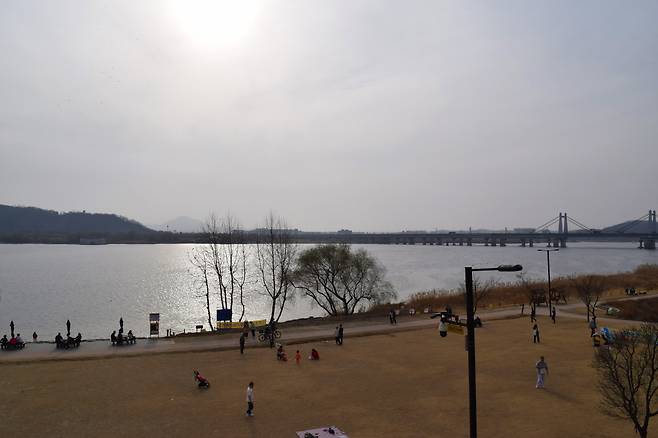 A view from Haengjusanseong Historical Park in Goyang (Kim Hae-yeon/ The Korea Herald)