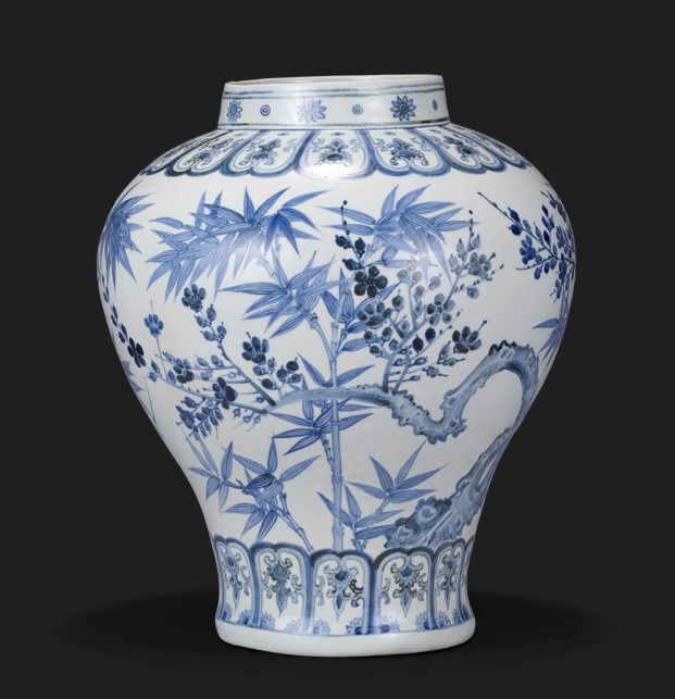 "Jar Decorated with Plum Blossoms and Bamboo" from the 15th century (Leeum Museum of Art)