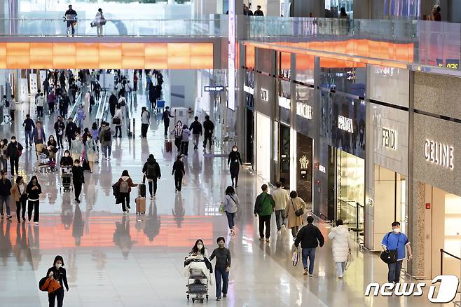 인인천국제공항 제2여객터미널 면세점 모습. (공동취재) 2023.3.2/뉴스1 ⓒ News1 임세영 기자