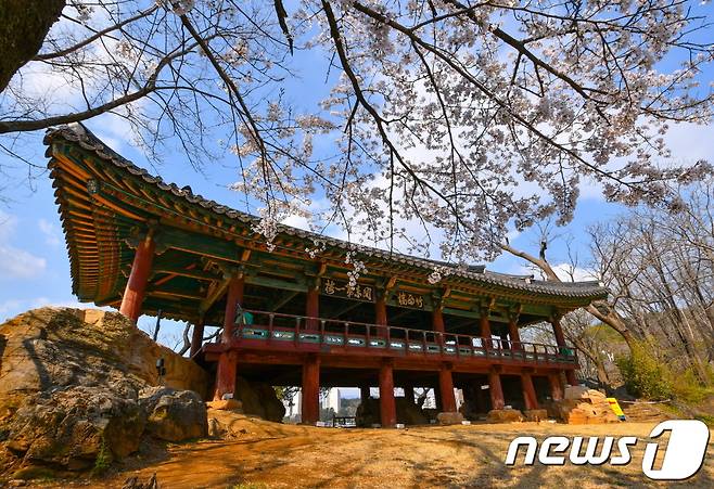 삼척 죽서루 전경.(삼척시 제공) 2023.3.20/뉴스1