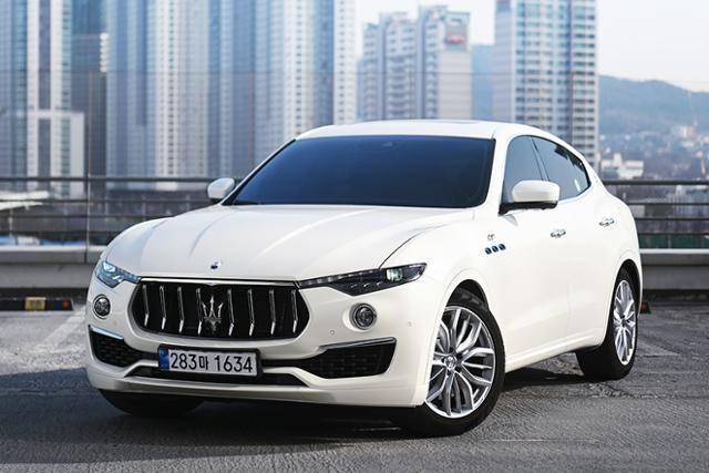 마세라티 르반떼 GT 하이브리드