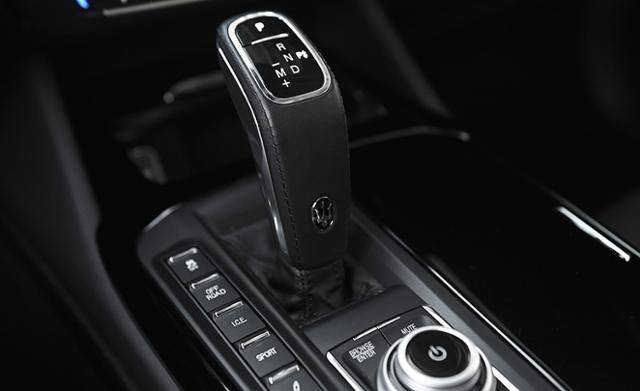 마세라티 르반떼 GT 하이브리드