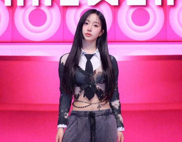 그룹 엔믹스(NMIXX)가 엔믹스는 20일 오후 서울 광진구 광장동 예스24 라이브홀에서 미니 1집 '엑스페르고(expérgo)' 발매 기념 미디어 쇼케이스를 개최했다. JYP엔터테인먼트 제공