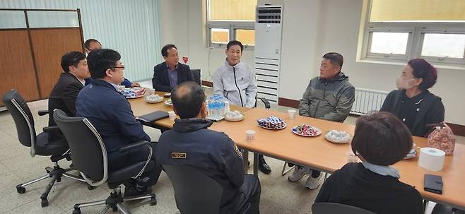 [전주=뉴시스] 제11대 최정호 전북개발공사 사장이 20일 취임과 함께 전주 평화동 국민임대주택을 찾았다. 사진은 간담회 모습. 2023.03.20  *재판매 및 DB 금지