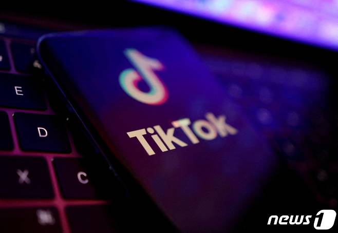 중국의 쇼트폼 모바일 비디오 플랫폼 틱톡 일러스트레이션. ⓒ 로이터=뉴스1 ⓒ News1 정윤영 기자