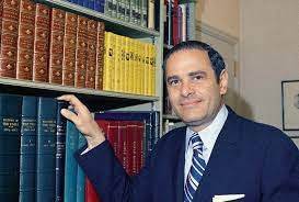 아명(兒名)을 따서 '펀치 설즈버거'로 불린 아서 옥스 설즈버거는 1963년부터 1992년까지 NYT 발행인 겸 CEO로 29년간 재임하면서 혁신과 현대적 경영으로 회사를 도약시켰다./Britannica