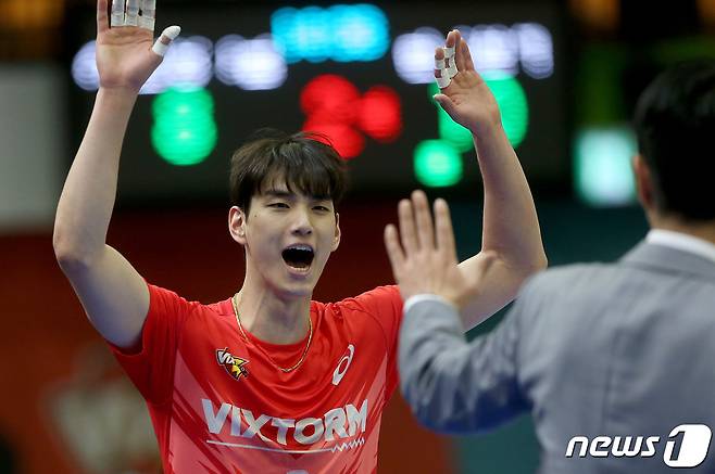 환호하는 임성진 (한국전력 배구단 제공) 2023.3.12/뉴스1