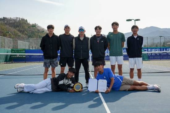 춘계대학연맹전 남자단체전 정상에 오른 순천향대학교(사진/김도원 기자)