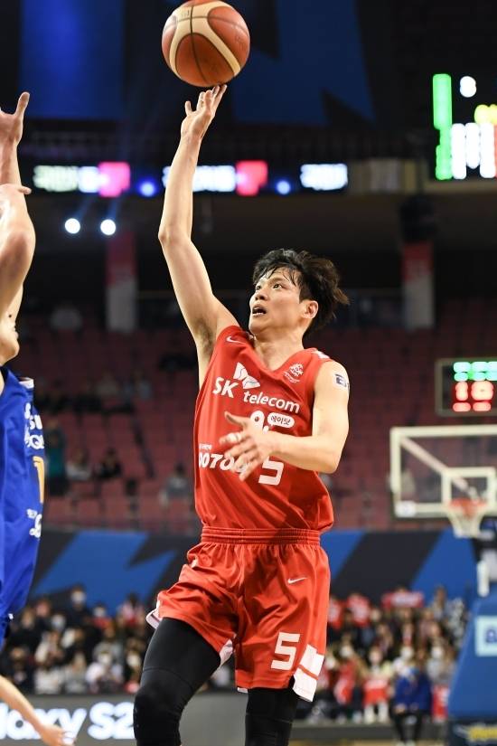2022-2023 SKT 에이닷 프로농구 플레이오프가 4월 2일부터 시작된다. 사진=KBL 제공